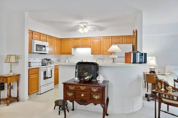 6 Tanglewood Ln #6, Salem, MA 01970