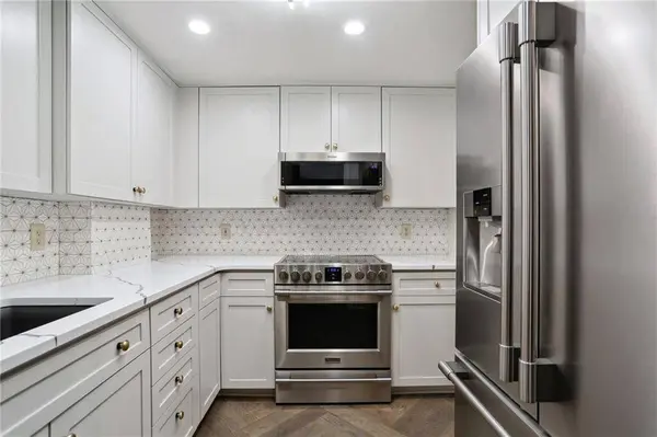 2100 ST CHARLES AVE #2G, New Orleans, LA 70130