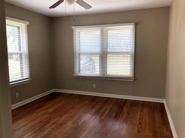 723 Quinlan ST, Kerrville, TX 78028