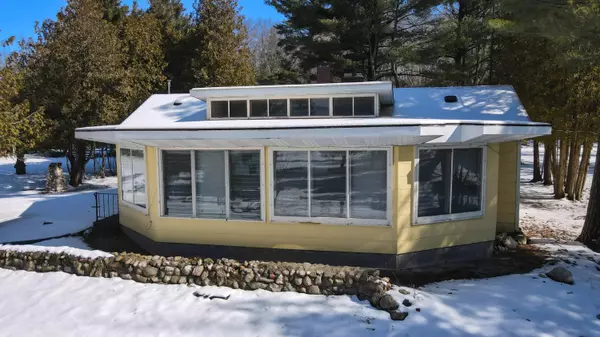 1612 N Shore Drive, Mears, MI 49436