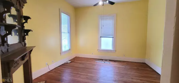 308 Forsyth ST, Barnesville, GA 30204