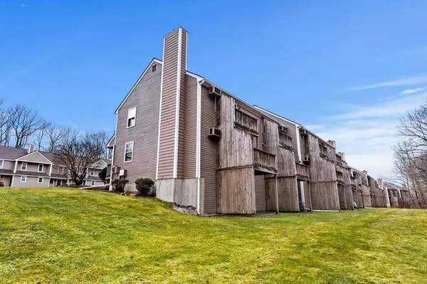 79 Pennacook Dr #79, Leominster, MA 01453