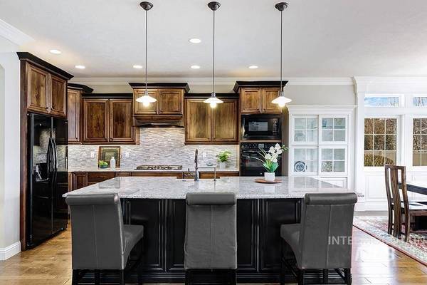 6335 W Braveheart St, Eagle, ID 83616