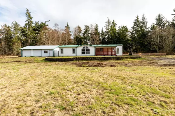 4150 Hollydale LN, Oak Harbor, WA 98277