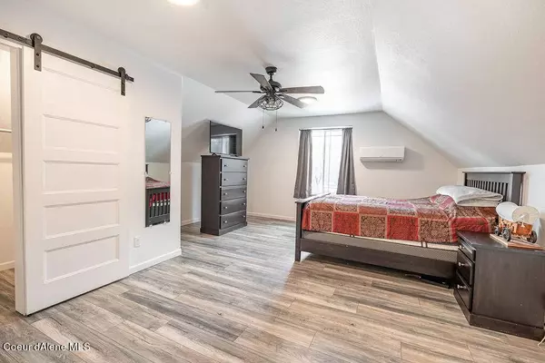 32587 N 2ND Ave, Spirit Lake, ID 83869