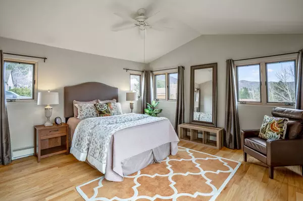 5020 Cambridge CT, Los Alamos, NM 87544