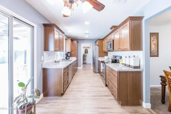 5227 W LAURIE Lane, Glendale, AZ 85302