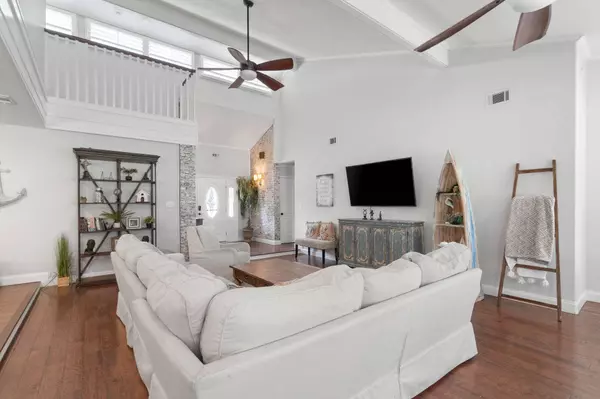 11 E Country Club Drive, Destin, FL 32541