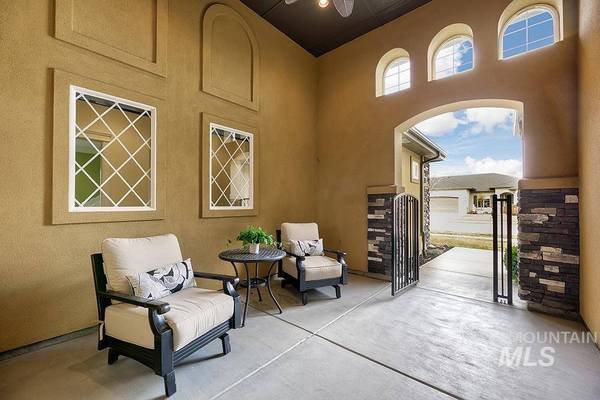 6335 W Braveheart St, Eagle, ID 83616