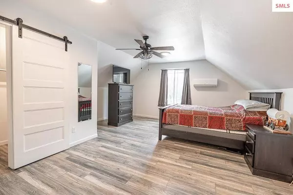 32857 N 2nd Ave, Spirit Lake, ID 83869