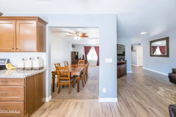 5227 W LAURIE Lane, Glendale, AZ 85302