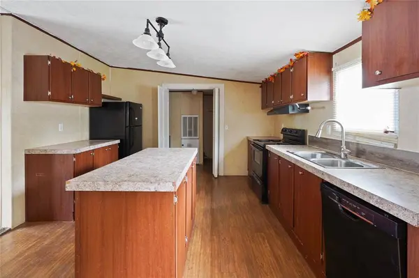 20507 Castle Point LN, Crosby, TX 77532