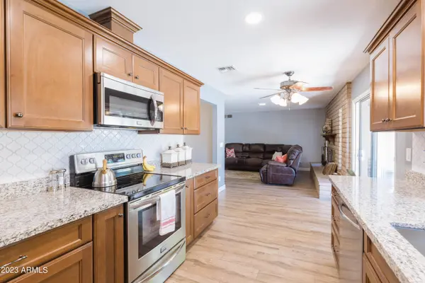 5227 W LAURIE Lane, Glendale, AZ 85302