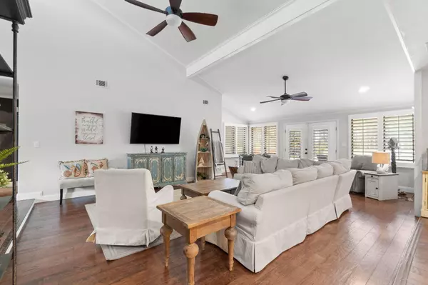 11 E Country Club Drive, Destin, FL 32541