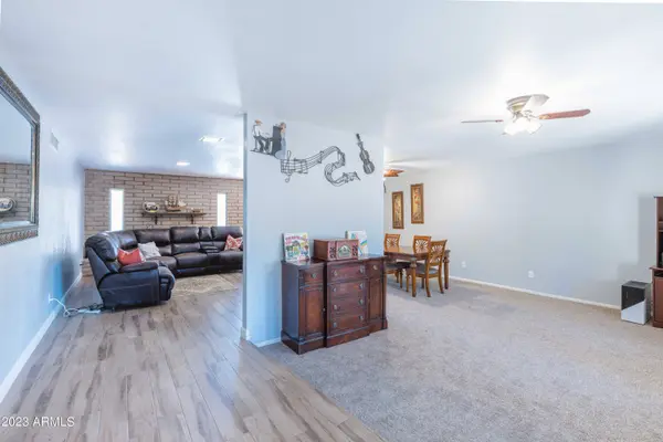 5227 W LAURIE Lane, Glendale, AZ 85302