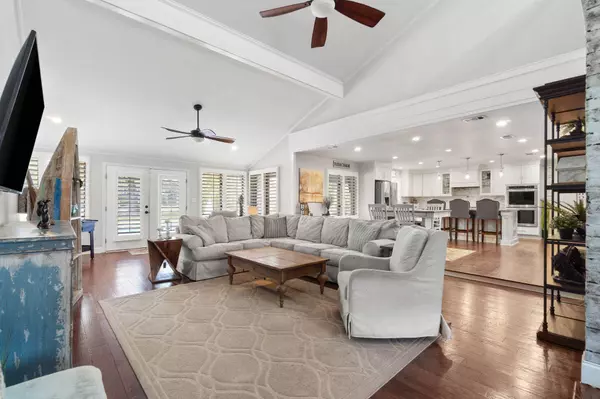 11 E Country Club Drive, Destin, FL 32541