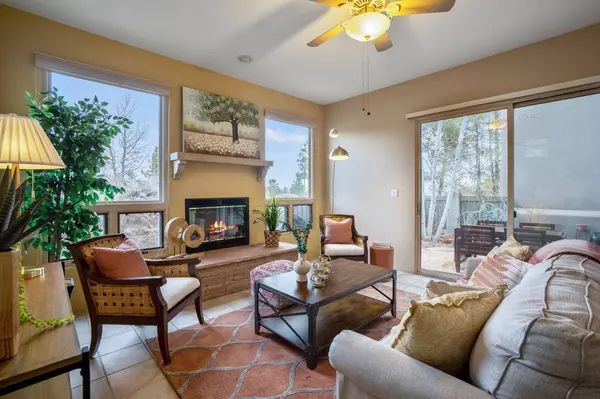 5020 Cambridge CT, Los Alamos, NM 87544