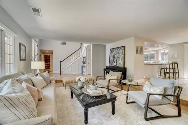 1817 Hummingbird DR, Costa Mesa, CA 92626