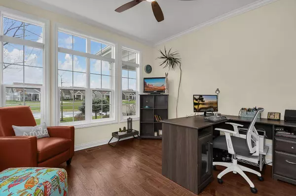 8072 Scenic Pass Way, Lewis Center, OH 43035