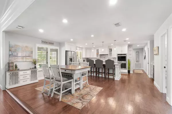 11 E Country Club Drive, Destin, FL 32541