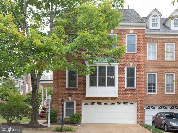 10419 BRECKINRIDGE LN, Fairfax, VA 22030