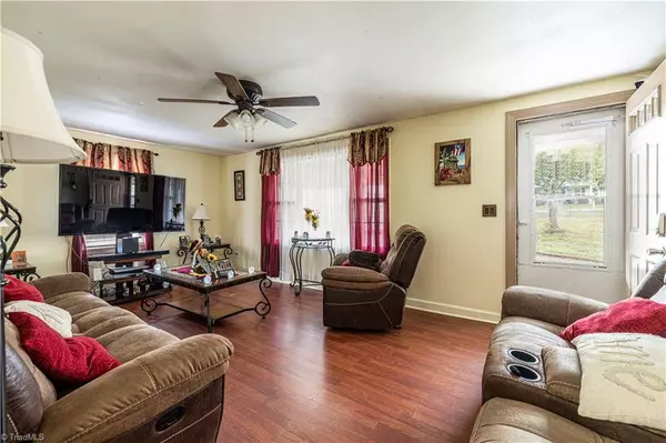 3915 Macarthur RD, Winston Salem, NC 27107