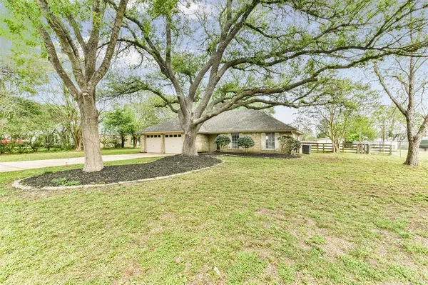 32040 S Wiggins ST, Magnolia, TX 77355