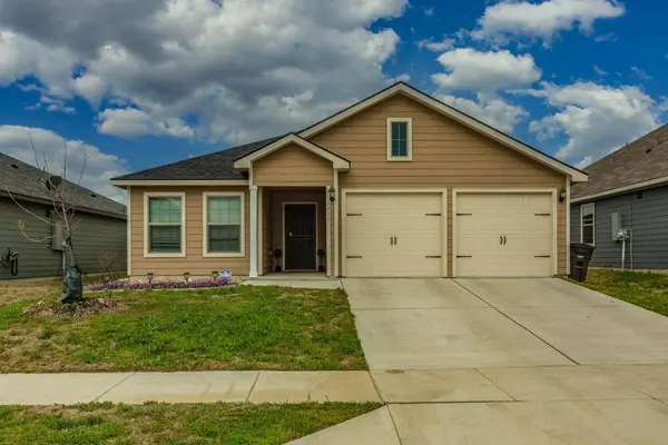 8209 Smokey Creek Pass Pass, Fort Worth, TX 76179