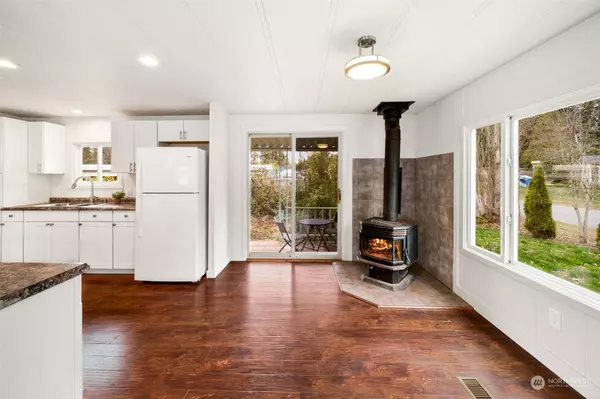 20414 Rhododendron DR E, Bonney Lake, WA 98391