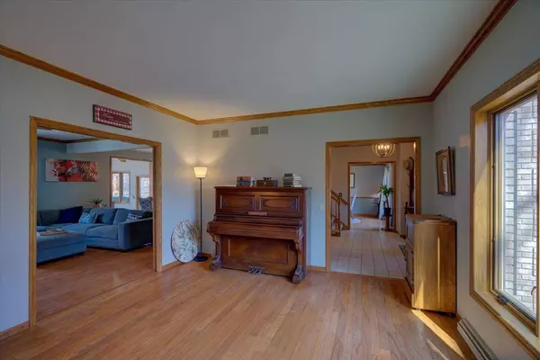 5796 Ivanhoe Cir, Fitchburg, WI 53711