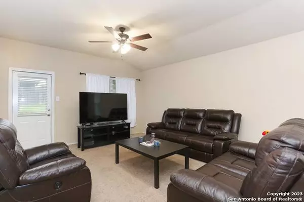 465 EASTERN PHOEBE, San Antonio, TX 78253-4463