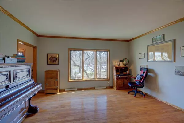 5796 Ivanhoe Cir, Fitchburg, WI 53711
