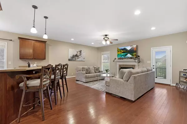 935 Willow Cir, Clarksville, TN 37043