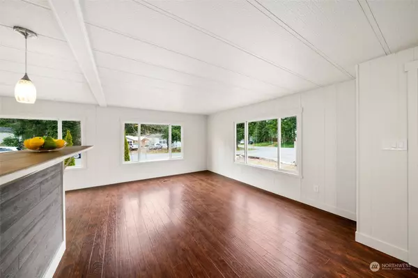 20414 Rhododendron DR E, Bonney Lake, WA 98391