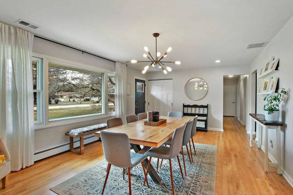 231 Peterson Pkwy, Crystal Lake, IL 60014