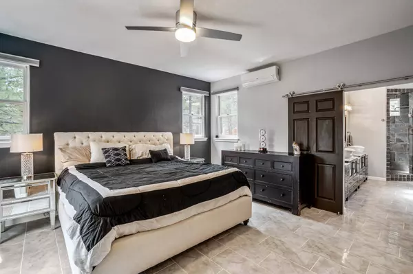 118 Maple DR, Los Alamos, NM 87544