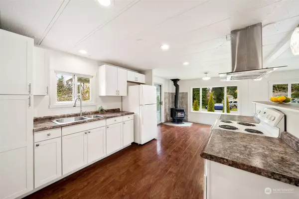 20414 Rhododendron DR E, Bonney Lake, WA 98391