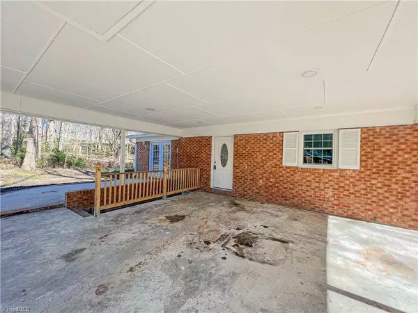 227 Myers DR, Thomasville, NC 27360