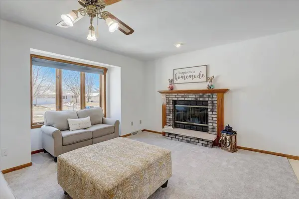 1007 Monteray Ln, Waunakee, WI 53597