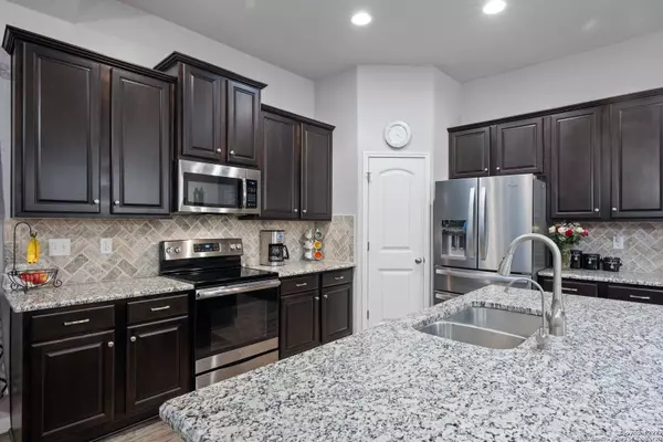 3109 DEER HOLLOW, New Braunfels, TX 78130-6847