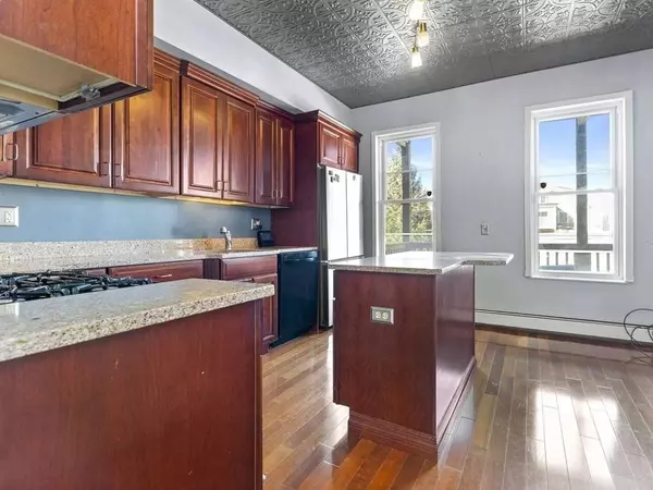 560 E 6th Street #2, Boston, MA 02127