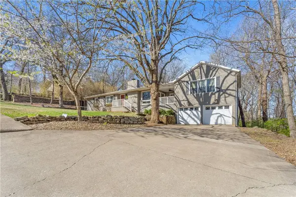 1215 N Kings Drive, Fayetteville, AR 72701