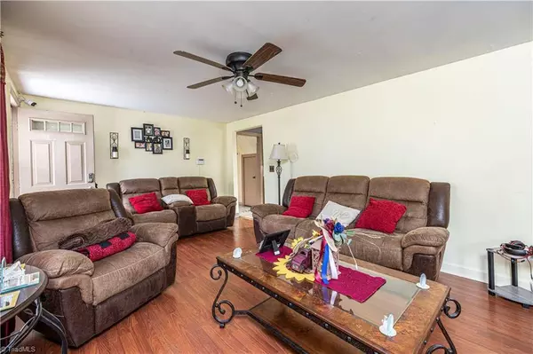 3915 Macarthur RD, Winston Salem, NC 27107