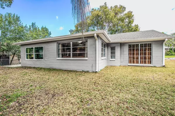 8404 CLOVER HILL LOOP, Hudson, FL 34667