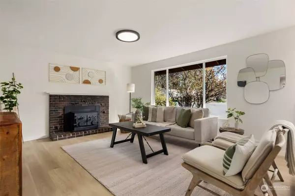 16816 NE 107th ST, Redmond, WA 98052