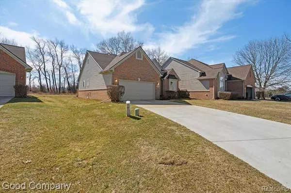 5958 LOCHMORE Drive, Commerce Twp, MI 48382