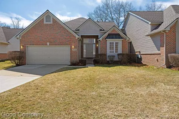 5958 LOCHMORE Drive, Commerce Twp, MI 48382