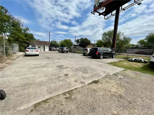 906 W Frontage, Alamo, TX 78516