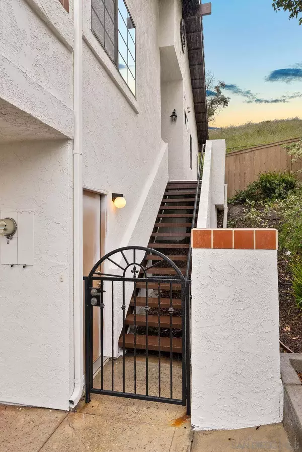 3924 Murray Hill Rd, La Mesa, CA 91941