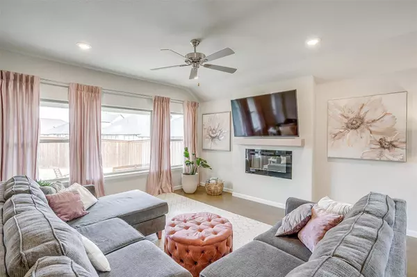 5669 Barco Road, Fort Worth, TX 76126